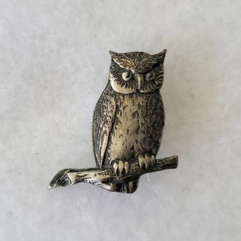 Vintage Owl lapel pin